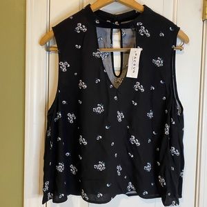 Kendall & Kylie Black Cutout Tanktop!